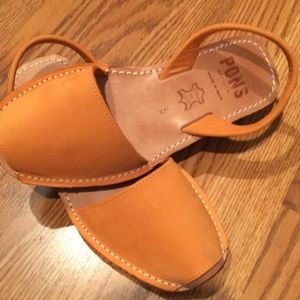 New, Avarca Pons Orange espadrilles women’s 6